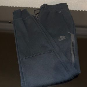 NIKE BLACK JOGGERS